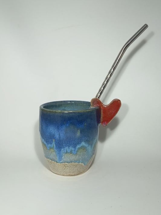 Vaso de cerámica con asa corazón
