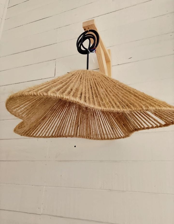 Pantalla colgante de yute natural