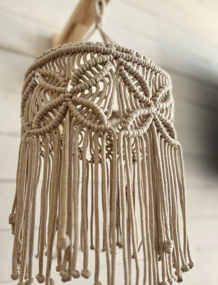 Pantalla de macramé diseño mariposa