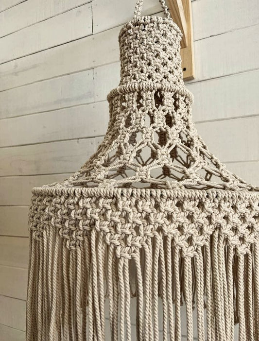 Pantalla colgante tejida a mano de macramé
