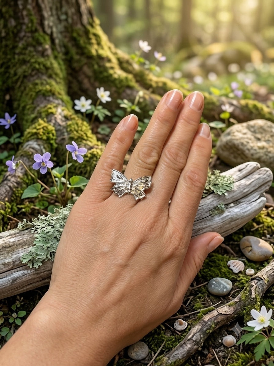 Anillo de Plata Mariposa Monarca con Relieve Orgán