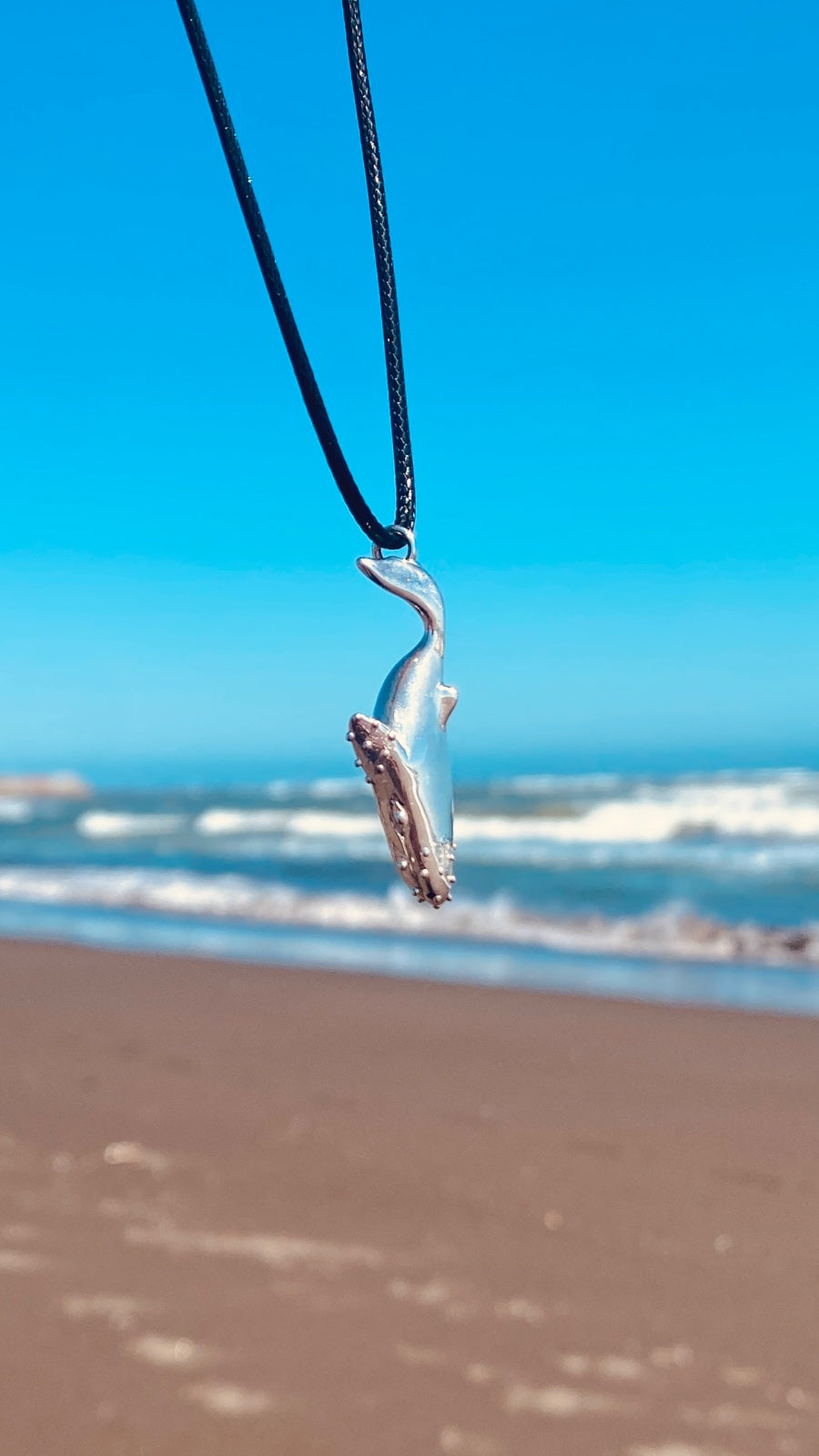 Collar "Elegancia Oceánica" - Ballena Jorobada de